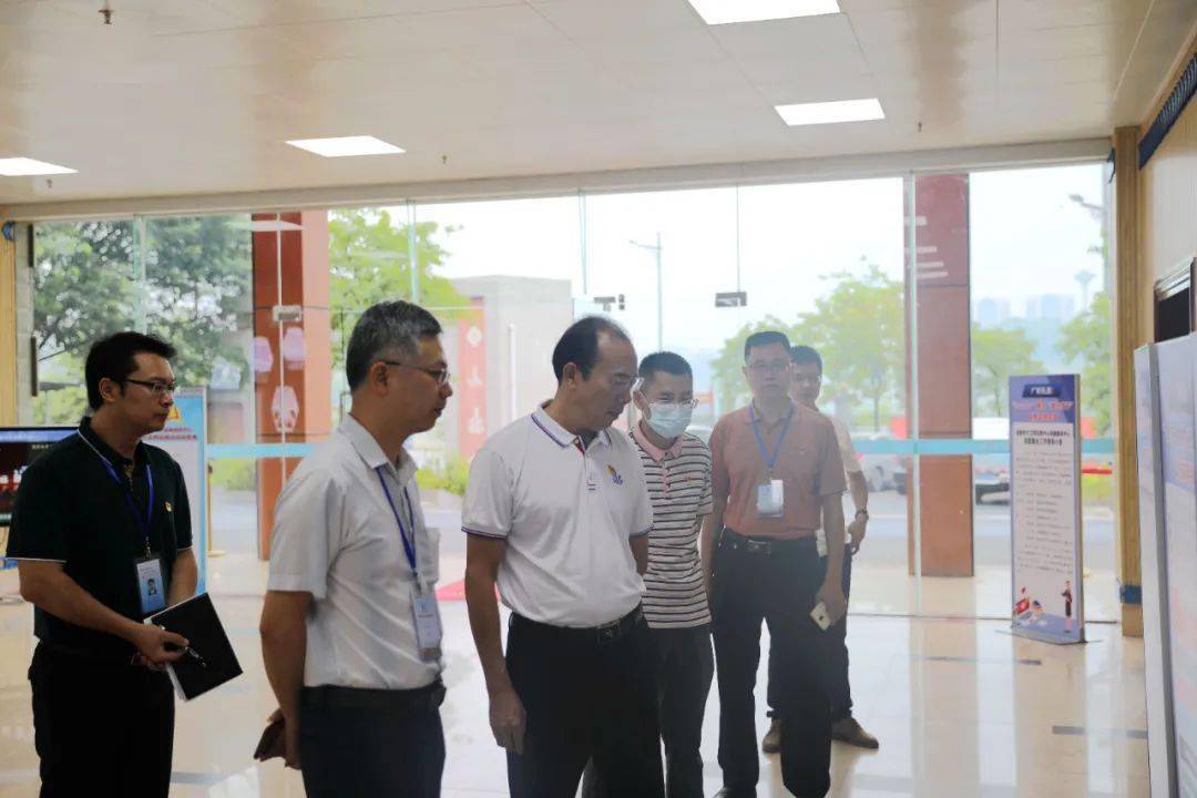 ‘Bsports必一体育’
钟沛东到县融媒体中心调研指导媒体融合生长情况(图5) ‘Bsports必一体育’
钟沛东到县融媒体中心调研指导媒体融合生长情况(图5)