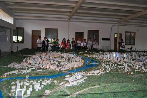 伊顿纪德点亮“2015中国汉字听写大会”大赛启动仪式“b体育”(图3) b体育