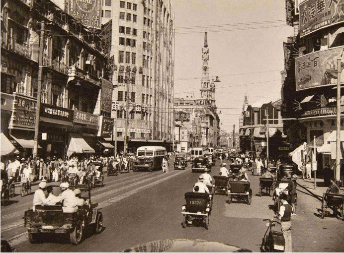 
百年前上海为了都会卫生也是拼了 天天10点前倒垃圾 超时罚款_必一(图2)